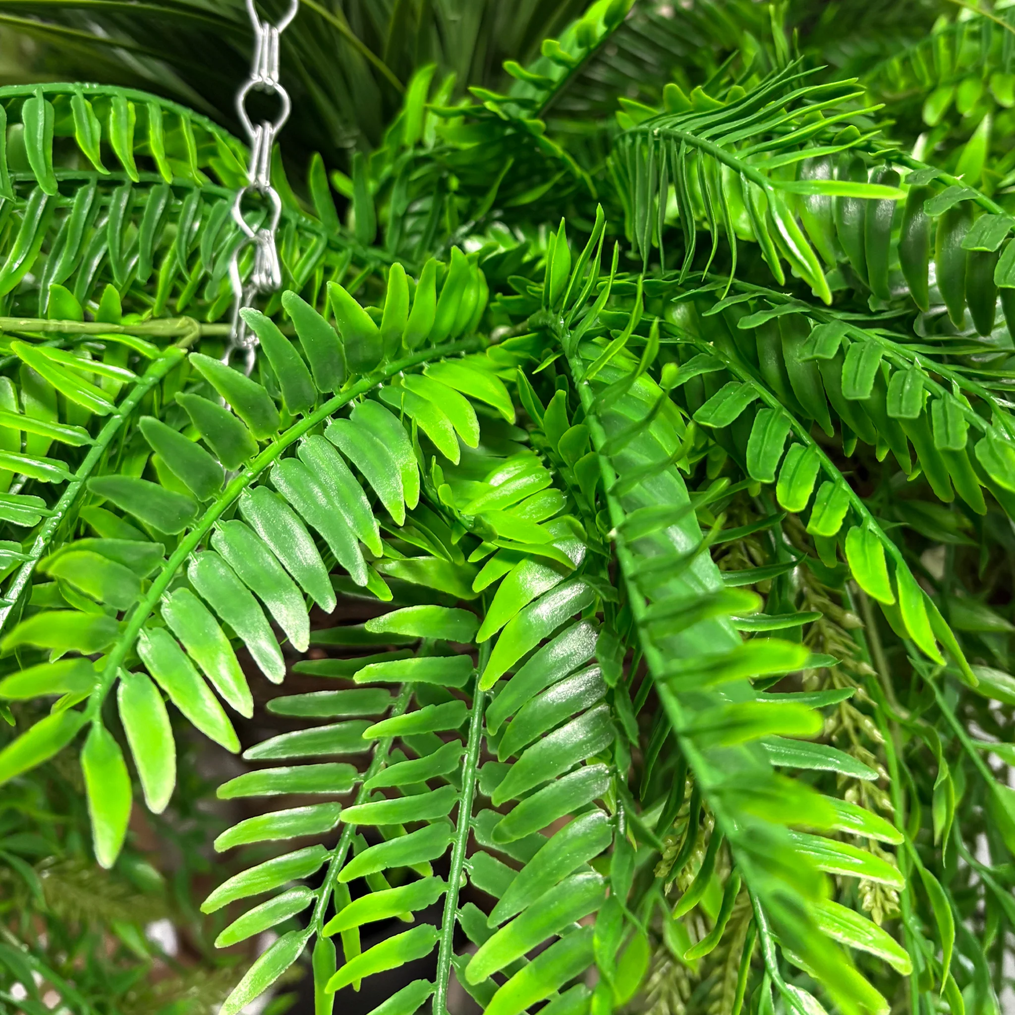 Evergreen hanging basket - Image 4